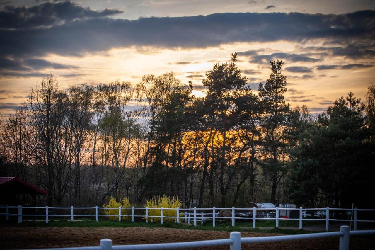 Kaskada Glamping Hotel Lodz  Exterior photo